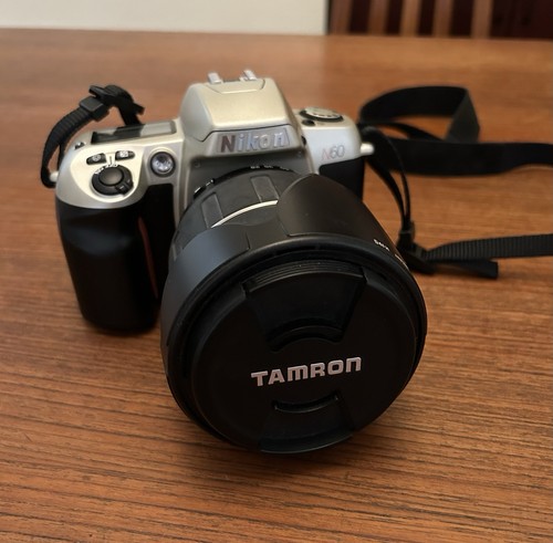 Nikon n60 film camera with - film,
